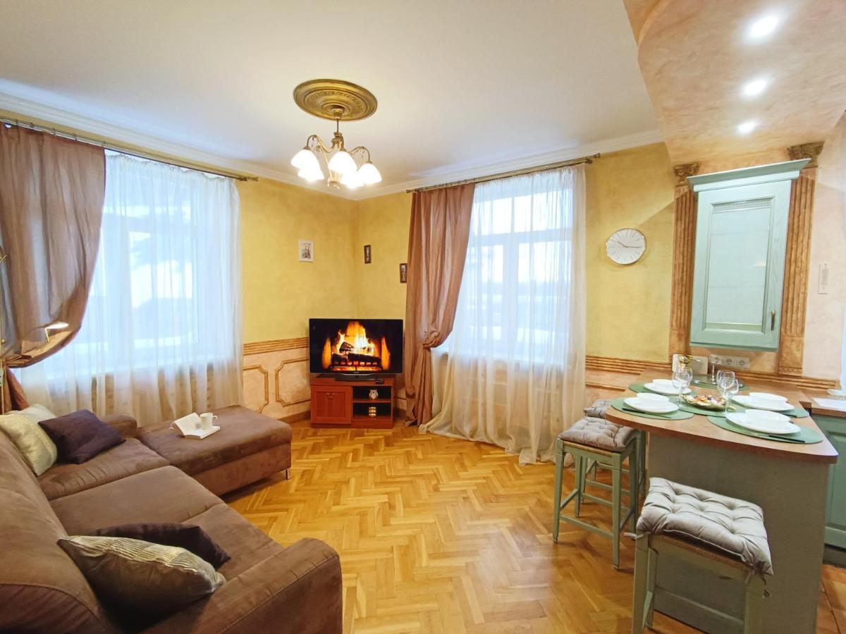 Old Town Retreat With Stunning Views 2 Bedroom Apartment Nearby The Church Of Saint Peter リガ エクステリア 写真